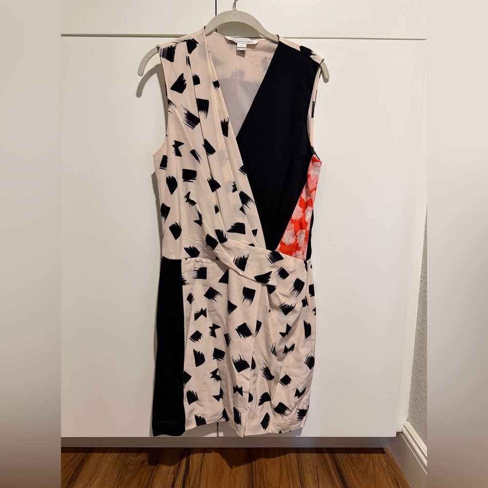 DVF Diane Von Furstenberg Black and Cream Asymmetrical Dress